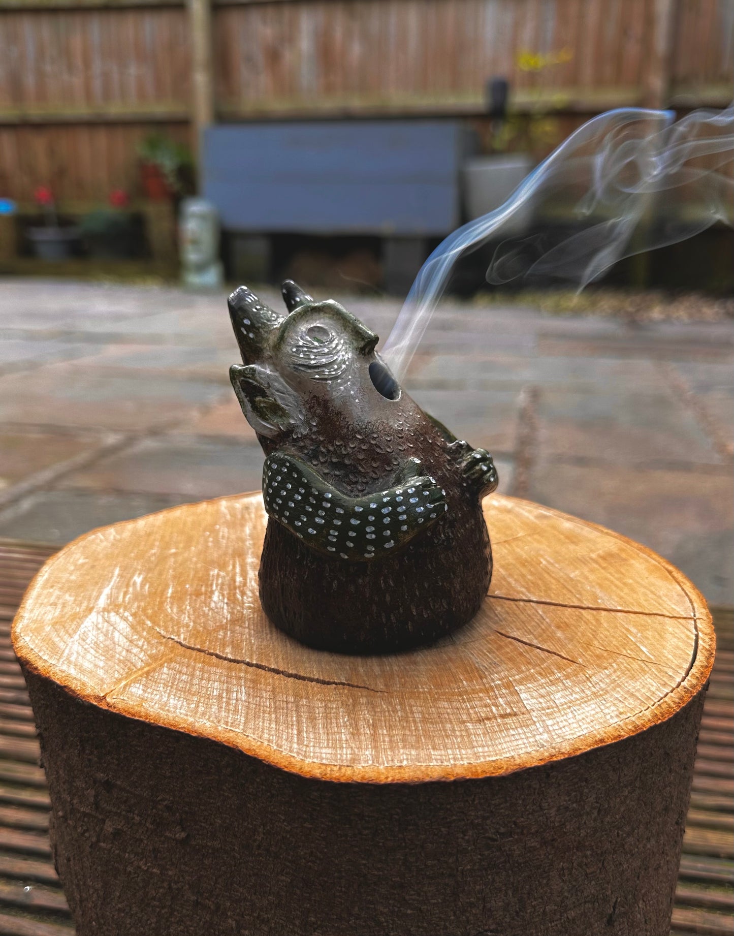 The slumping exhale incense creature.
