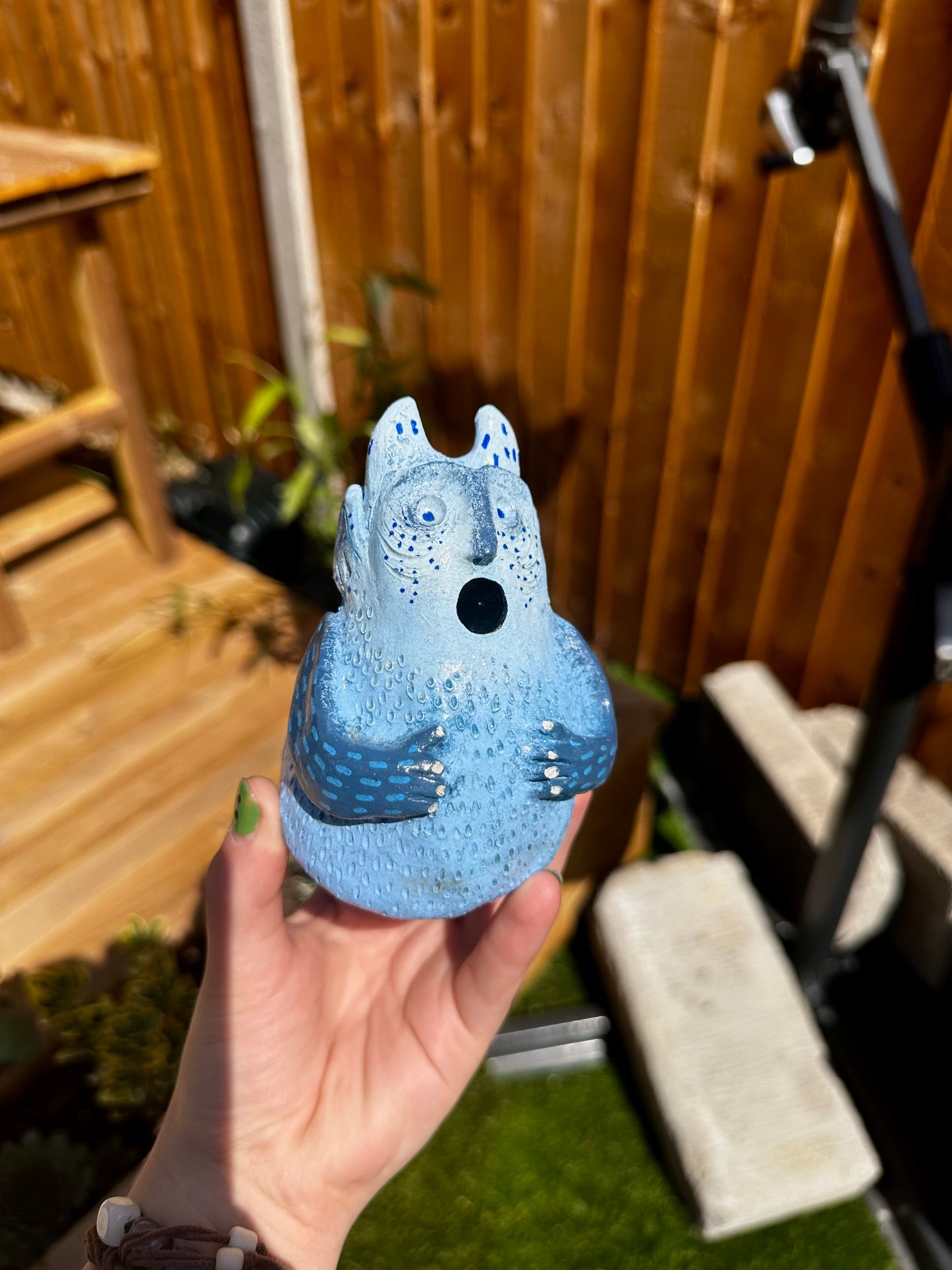 The slumping exhale incense creature.