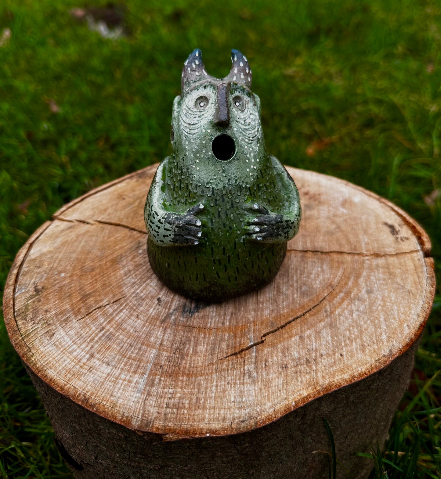 The slumping exhale incense creature.