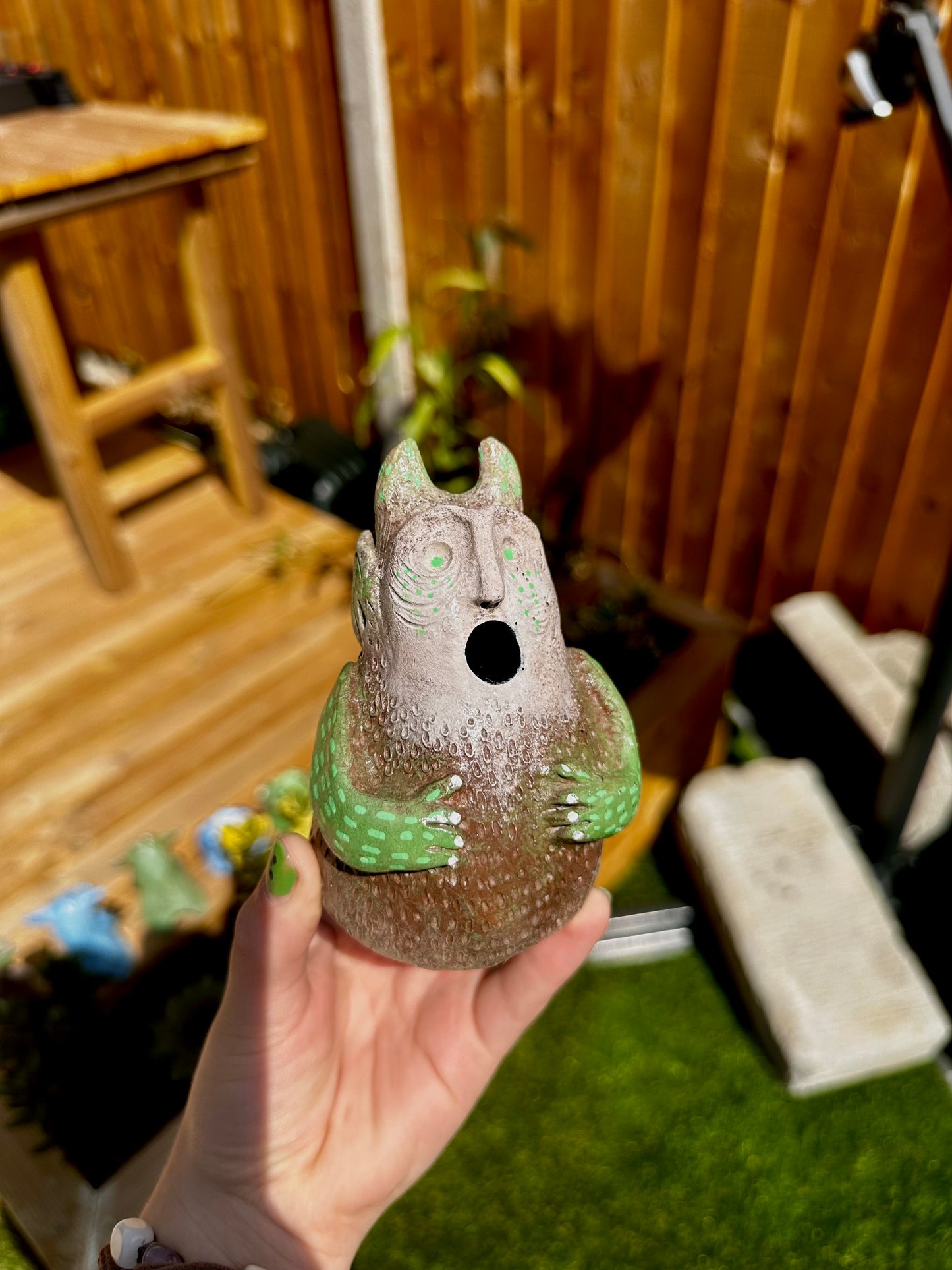 The slumping exhale incense creature.
