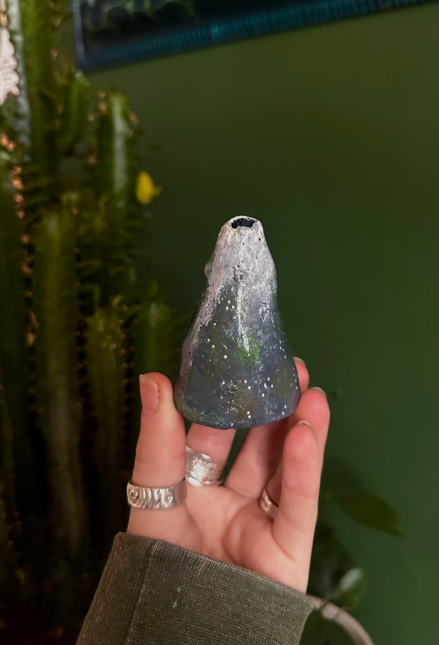 Mini incense mountain cover.